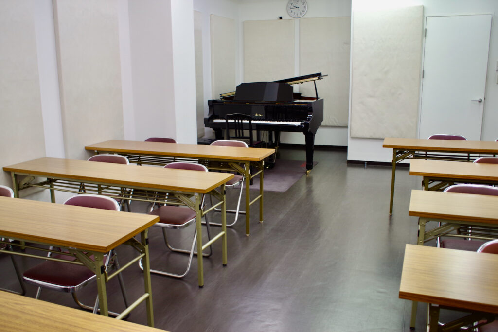 YASUHARA RENTAL SPACE
安原楽器レンタルスペース Aルーム
グランドピアノの大部屋